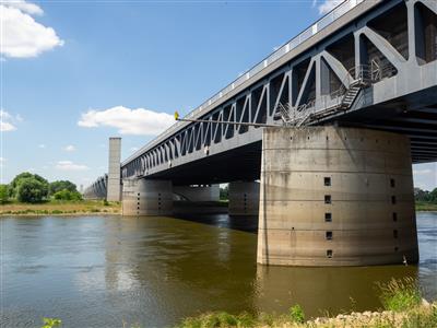 Mittellandkanal über die Elbe